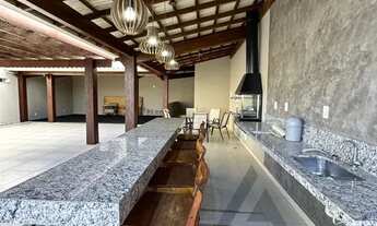 Imagem 2: Casa de condomínio moderna com 4 quartos e piscina