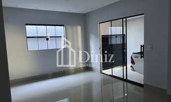 Imagem 7: Casa para venda tem 270 metros quadrados com 3 quartos em Santo André - Anápolis - GO