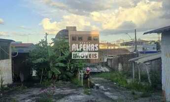 Imagem 5: Excelente Oportunidade: Lote com Construção Antiga de 360m² - Localização Privilegiada do