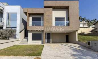 Imagem: Casa assobradada no Swiss Park