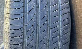 Imagem 2: Pneus seminovos, excelente estado