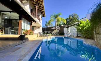 Imagem 2: Casa com 3 Suítes e Piscina Aquecida em Loteamento Prestigiado!