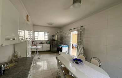 Imagem 5: Excelente Oportunidade: Imóvel com Edícula e Potencial Comercial