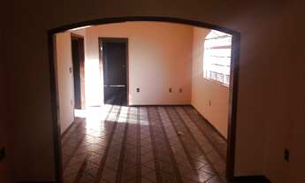 Imagem 6: Aluga-se Casa em Oriente / SP, Rua Carlos Campeão nº178 - Região central