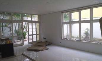 Imagem 4: ÓTIMA CASA REFORMADA COM 4 SUÍTES COM ELEVADOR