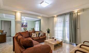 Imagem 3: Excelente sobrado com espaço comercial no térreo com 5 quartos sendo 4 deles Suítes à vend