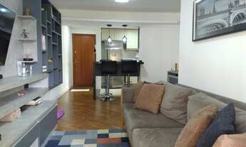 Imagem: Apartamento todo reformado em rua calma