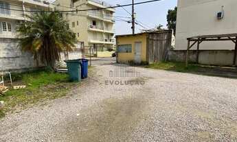 Imagem 3: Belo e amplo terreno com 728m² composto por 2 lotes situado na melhor região do bairro. Fl