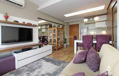 Imagem 2: Apartamento mobiliado com dois dormitórios e suíte no bairro Petrópolis