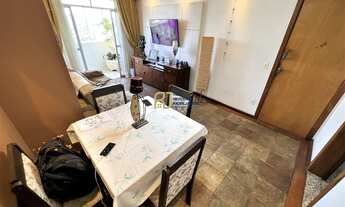 Imagem 2: Apartamento à Venda - 3 Quartos sendo 1 Suíte - 2 Vagas sob Pilotis - Sala com Varanda - E