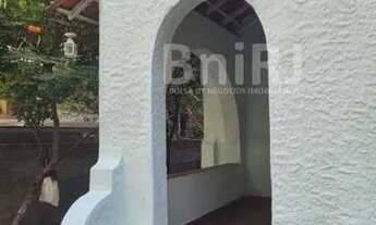 Imagem: EXCELENTE CASA LINEAR COM QUINTAL AO ENTORNO