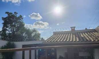 Imagem 6: Casa imponente em frente a reserva ambiental. Vista permanente