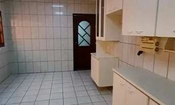 Imagem 3: Sobrado para aluguel possui 220 metros quadrados com 3 quartos