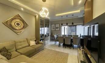 Imagem 6: Casa moderna com piscina em Schroeder