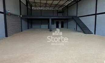 Imagem 2: Galpão à venda, 440m² por R$ 1.800.000 - Novo Mundo - Uberlândia/MG