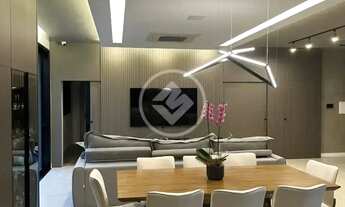 Imagem 5: Casa alto padrão à venda tem 247 metros quadrados com 4 quartos