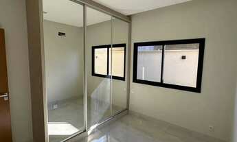 Imagem 4: Casa Alto Padrão no Cond. do Lago com 4 Quartos e Piscina com Hidro