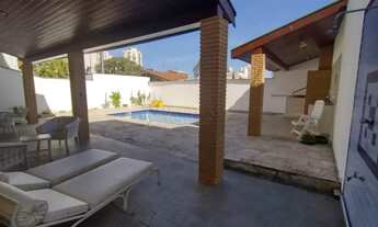 Imagem 2: Magnífico Sobrado à Venda: Seu Novo Lar Aconchegante e Elegante