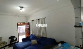 Imagem 2: Casa residencial disponível para venda no bairro Laranjeiras em Uberlândia - MG