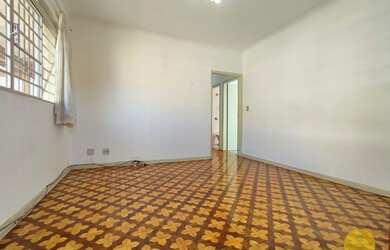 Imagem 3: Casa Térrea de 3 dormitórios, 4 vagas, sala, cozinha, 2 wc, área de serviço, á VENDA