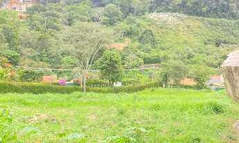 Imagem 2: Terreno com 3 mil metros quadrados, rodeado de verde e topografia excelente para construçã