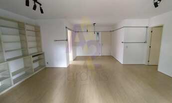 Imagem 3: Apartamento espaçoso com 3 dormitórios, varanda, ar condicionado e varanda