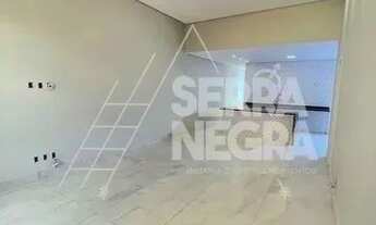 Imagem 3: CASA MODERNA, PÉ DIREITO ALTO, 3 QUARTOS, DENTRO DE CONDOMÍNIO, ARNIQUEIRAS