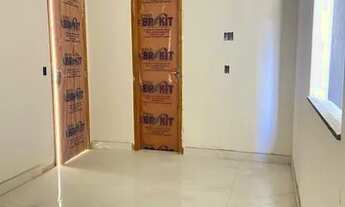 Imagem 4: Casa com quintal no Parque 10 | Via Pública | Só A Vista | Agende sua Visita