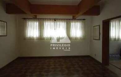 Imagem 4: Casa Jardim Botânico com 4 quartos, área de recreação, piscina, estacionamento coberto