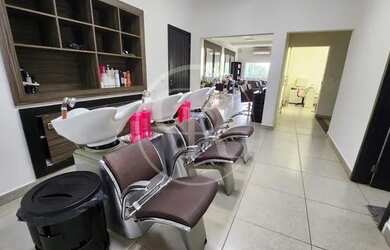 Imagem 2: Excelente Casa Comercial com estrutura para Salão de Beleza - Bairro: Centro - Piracicaba