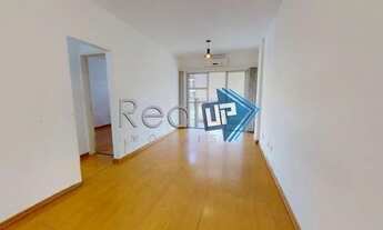 Imagem: 2 quartos com varanda e vaga em Botafogo