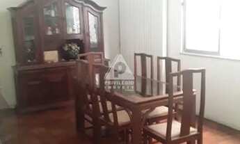 Imagem 4: Excelente casa de 4 quartos em rua tranquila da Tijuca, com 3 banheiros e 1 lavabo, 2 sala