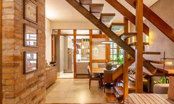 Imagem 2: DISCRETA POR FORA E EXUBERANTE POR DENTRO SE TORNA UMA DAS CASAS MAIS ESPECIAIS DO BAIRRO