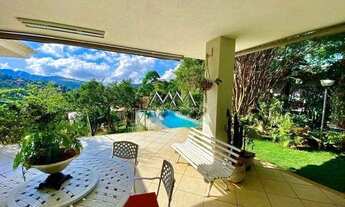 Imagem 2: Casa a Venda no Condomínio Vila Alpina com 3 Quartos - 315m² área construída e 1.000 m² de