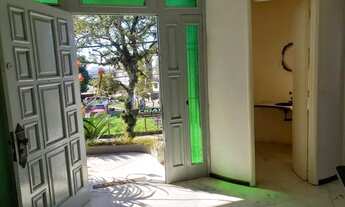 Imagem 6: Casa semimobiliada com área construída de 199m² privativos e terreno com 369m². Com 3 dorm