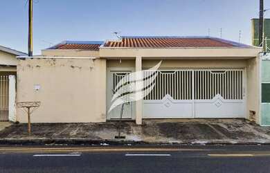 Imagem: Casa espaçosa à venda no bairro Planalto