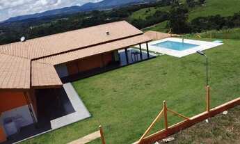 Imagem 2: Terreno com construção na planta em Igaratá Projeto com churrasqueira e piscina Entrada