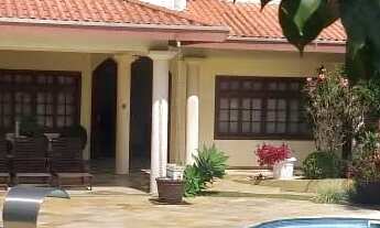 Imagem: Casa de 03 pavimentos com 04 quartos à