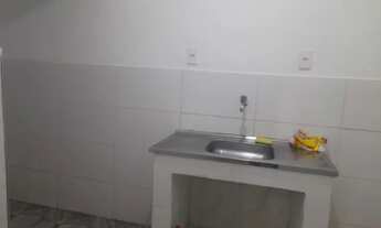 Imagem 3: Kitnet tipo casa, sala cozinha, banheiro e área externa coberta