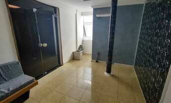 Imagem 7: Sala comercial à venda ou para aluguar na Avenida Tancredo Neves no Caminho das Árvores