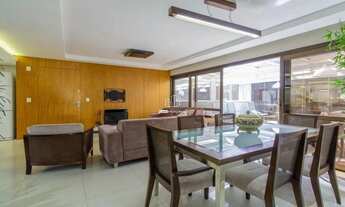 Imagem 2: Apto com 2 suítes e 2 vagas no Petrópolis