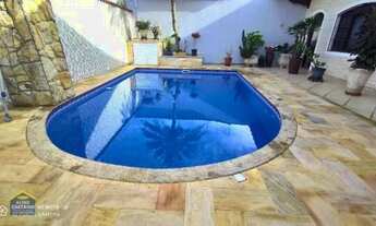 Imagem 2: Casa com piscina, 04 dorms, pertinho da praia!!