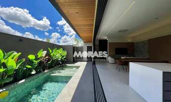 Imagem 5: Casa em Condomínio Fechado com 4 quartos (3 suítes), 3 vagas, para alugar, a/c 257 m² por