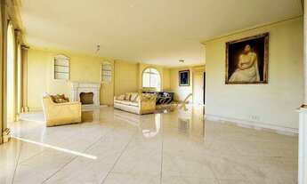 Imagem 6: Em frente à praça Buenos Aires