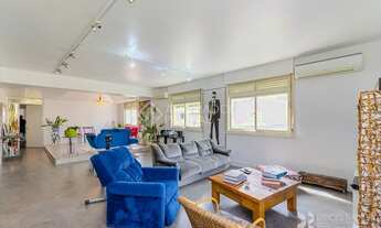 Imagem 2: ESSE APTO. É PARA QUEM GOSTA DE ESPAÇO - ENORME LIVING 04 AMB.- 04 DORM.Porto Alegre - RS