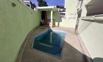 Imagem 2: Apartamento 2 quartos modernizado,ótima localização na Trindade!