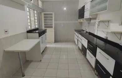 Imagem 7: Casa para venda com 123 metros quadrados com 3 quartos e uma suíte.Ampla sala,armários pla