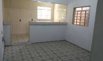 Imagem 2: Aluga se casa com salão