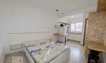 Imagem 2: Casa de Condomínio para Aluguel - Trindade, 1 Quarto, 20 m2