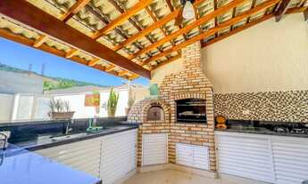 Imagem 5: Casa Maravilhosa 4 Dormitórios com Piscina em Condomínio Fechado